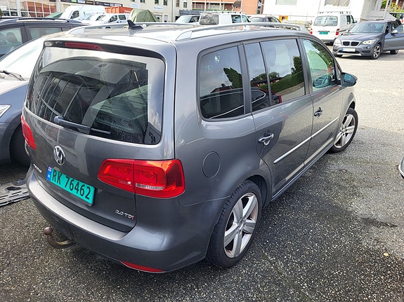 Volkswagen Touran 5 of 6