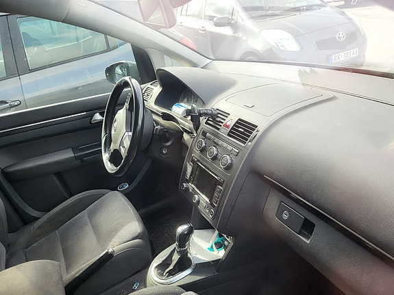 Volkswagen Touran 6 of 6