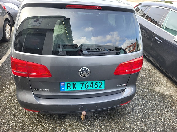 Volkswagen Touran 4 of 6