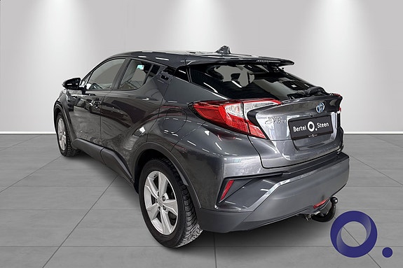 Toyota C-HR 3 of 20