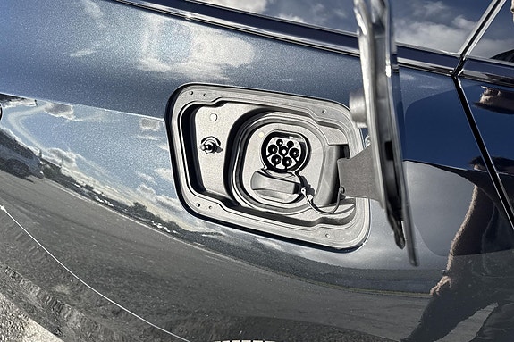 BMW i5 9 of 21