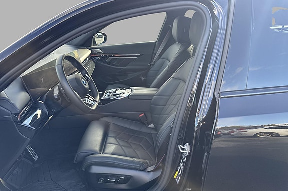 BMW i5 14 of 21