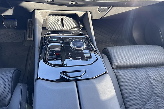 BMW i5 20 of 21