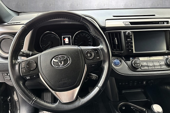 Toyota RAV4 10 of 24