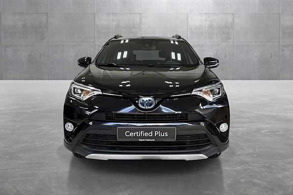 Toyota RAV4 7 of 24