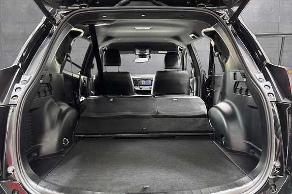 Toyota RAV4 16 of 24