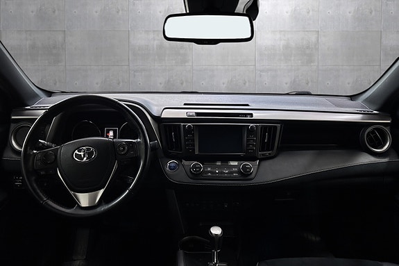 Toyota RAV4 9 of 24