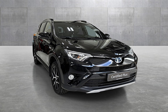 Toyota RAV4 6 of 24