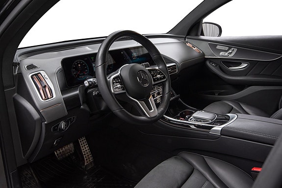 Mercedes-Benz EQC400 13 of 30