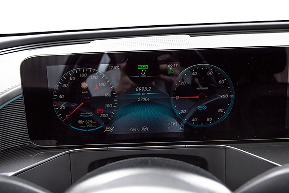Mercedes-Benz EQC400 18 of 30