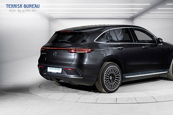 Mercedes-Benz EQC400 11 of 30