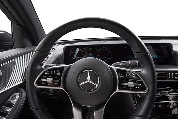 Mercedes-Benz EQC400 17 of 30