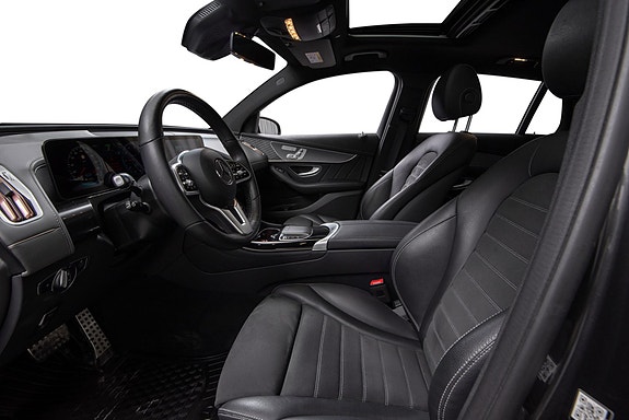 Mercedes-Benz EQC400 14 of 30
