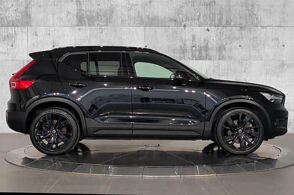 Volvo XC40 15 of 30