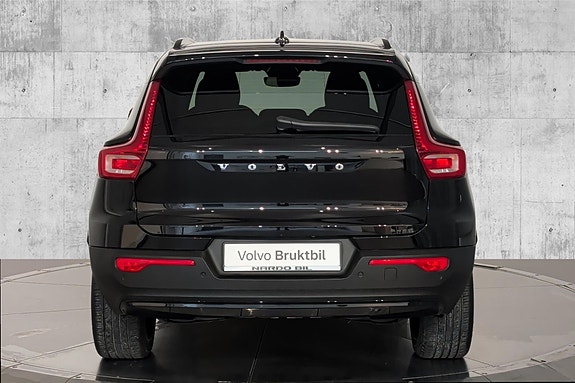 Volvo XC40 8 of 30