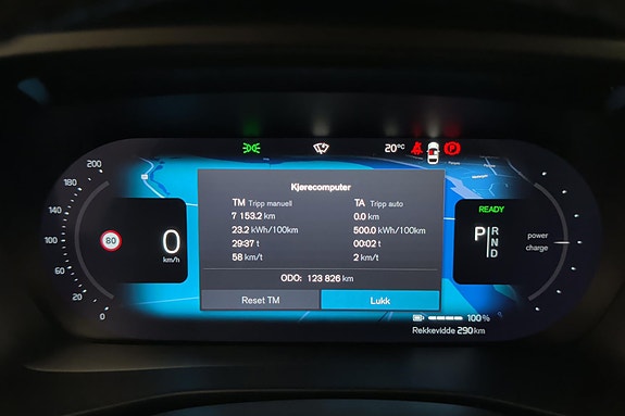 Volvo XC40 30 of 30