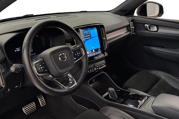 Volvo XC40 17 of 30