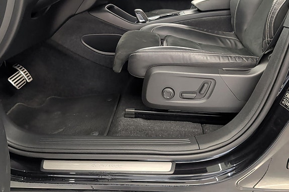 Volvo XC40 19 of 30