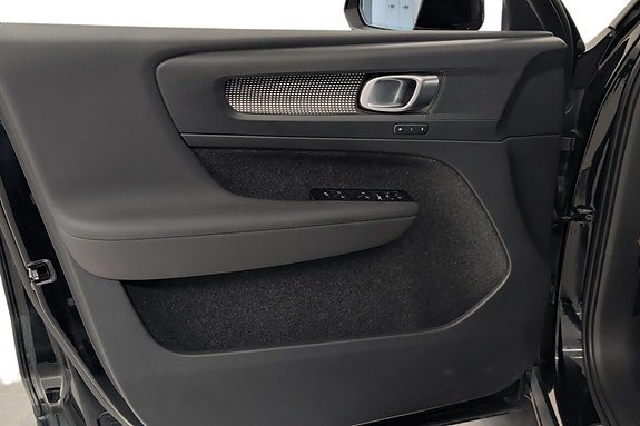 Volvo XC40 23 of 30