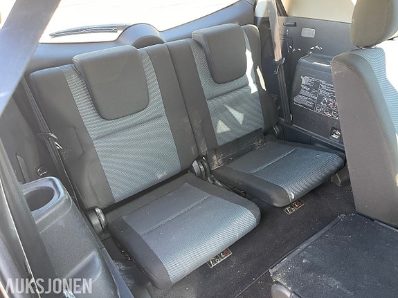 Toyota Corolla Verso 27 of 30