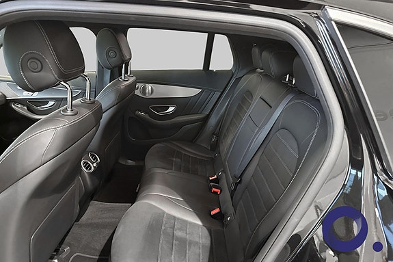 Mercedes-Benz EQC400 11 of 23