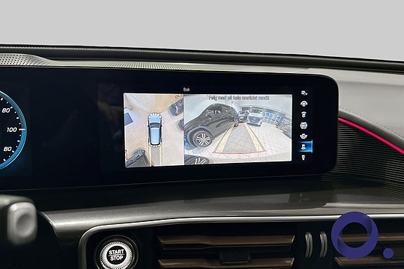 Mercedes-Benz EQC400 17 of 23
