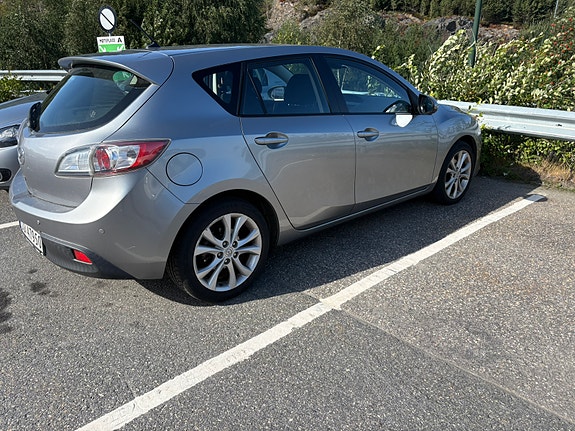 Mazda 3 2 of 7