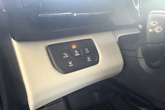 Ford Explorer 13 of 24