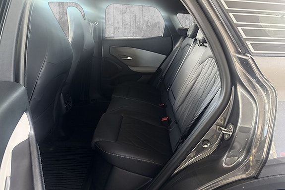 Ford Explorer 10 of 24