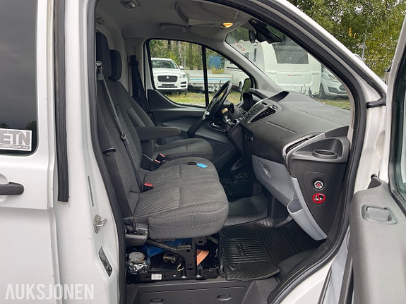 Ford Transit Custom 28 of 30