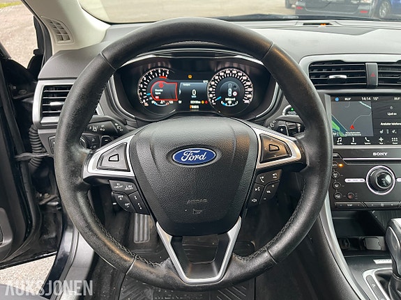 Ford Mondeo 13 of 30