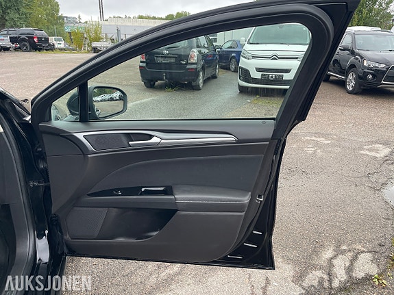 Ford Mondeo 27 of 30