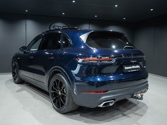 Porsche Cayenne 5 of 30