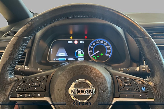 Nissan Leaf 12 of 17