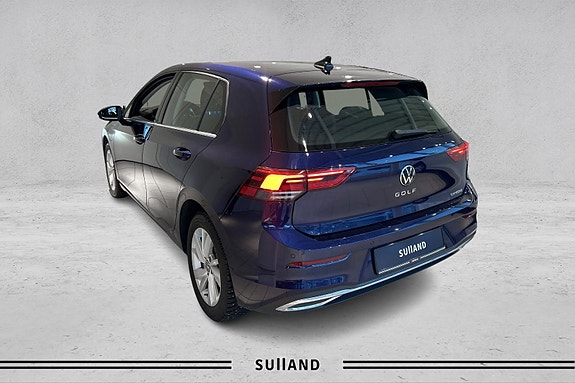 Volkswagen Golf VIII 2 of 15