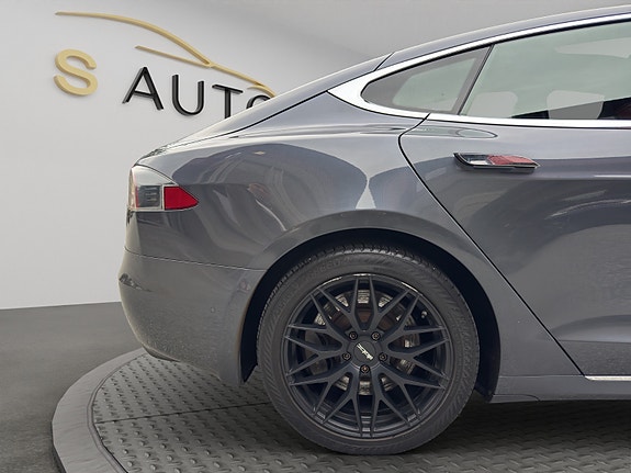 Tesla Model S 12 of 30