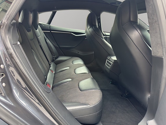 Tesla Model S 21 of 30
