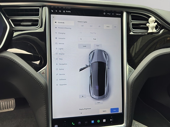 Tesla Model S 27 of 30