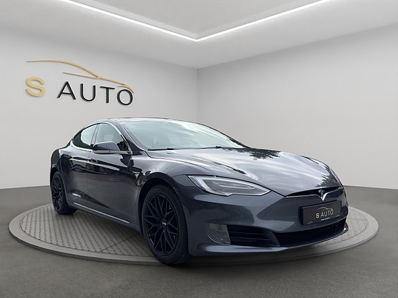 Tesla Model S 3 of 30