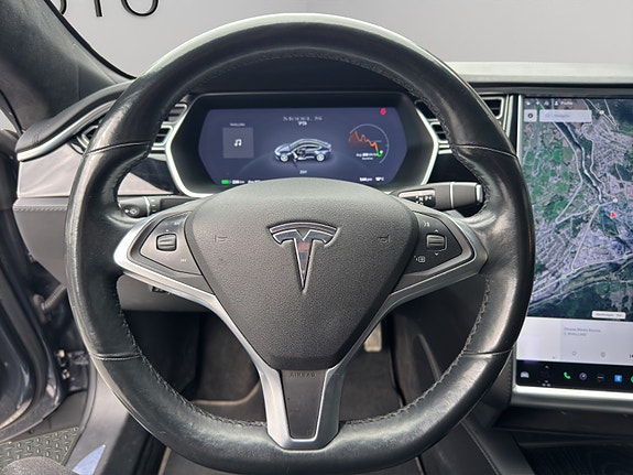 Tesla Model S 25 of 30