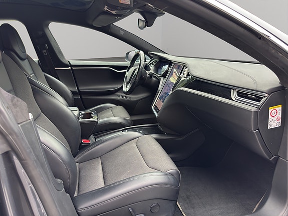 Tesla Model S 22 of 30