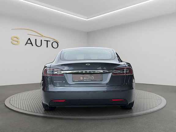Tesla Model S 9 of 30
