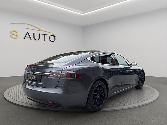 Tesla Model S 10 of 30