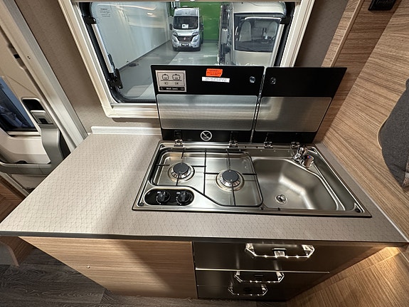 Weinsberg X-Cursion Van 500 MQ Edition [Pepper] - VW 150HK Automat - Lithium - Solcelle 19 of 30