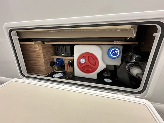 Weinsberg X-Cursion Van 500 MQ Edition [Pepper] - VW 150HK Automat - Lithium - Solcelle 9 of 30