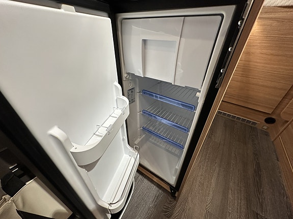Weinsberg X-Cursion Van 500 MQ Edition [Pepper] - VW 150HK Automat - Lithium - Solcelle 16 of 30