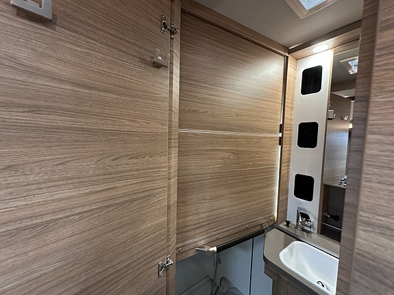 Weinsberg X-Cursion Van 500 MQ Edition [Pepper] - VW 150HK Automat - Lithium - Solcelle 27 of 30
