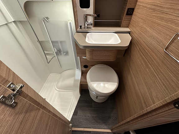 Weinsberg X-Cursion Van 500 MQ Edition [Pepper] - VW 150HK Automat - Lithium - Solcelle 21 of 30
