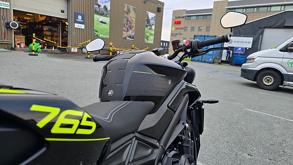 Triumph Street Triple RS 765 19 of 25