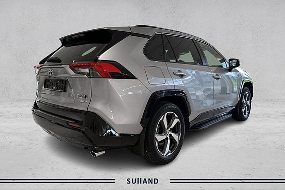Toyota RAV4 5 of 16